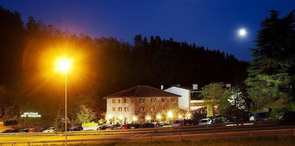 Hotel Venta De Etxalar Exterior photo